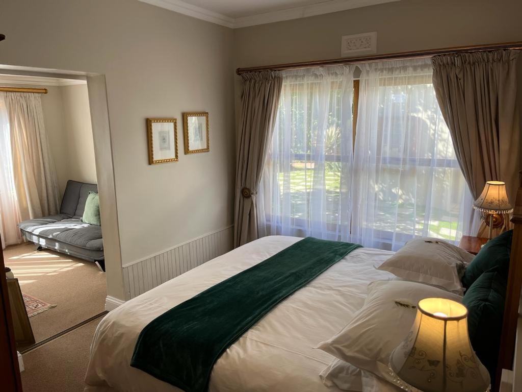 La Pension Guest House Oudtshoorn Luaran gambar