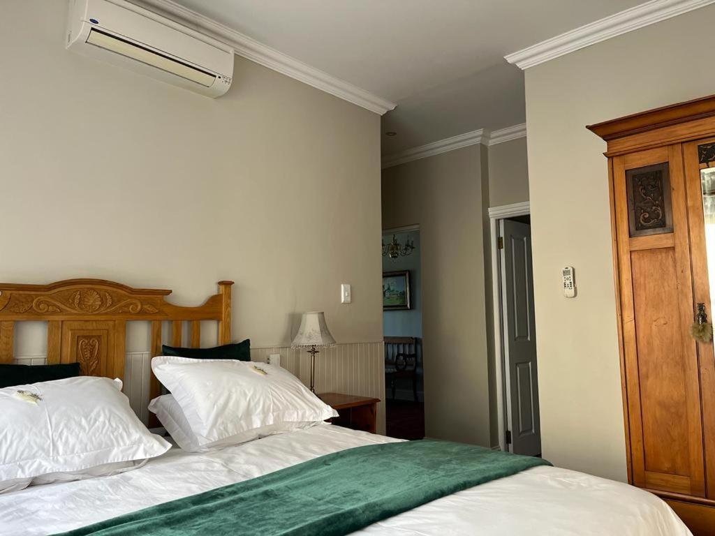 La Pension Guest House Oudtshoorn Luaran gambar