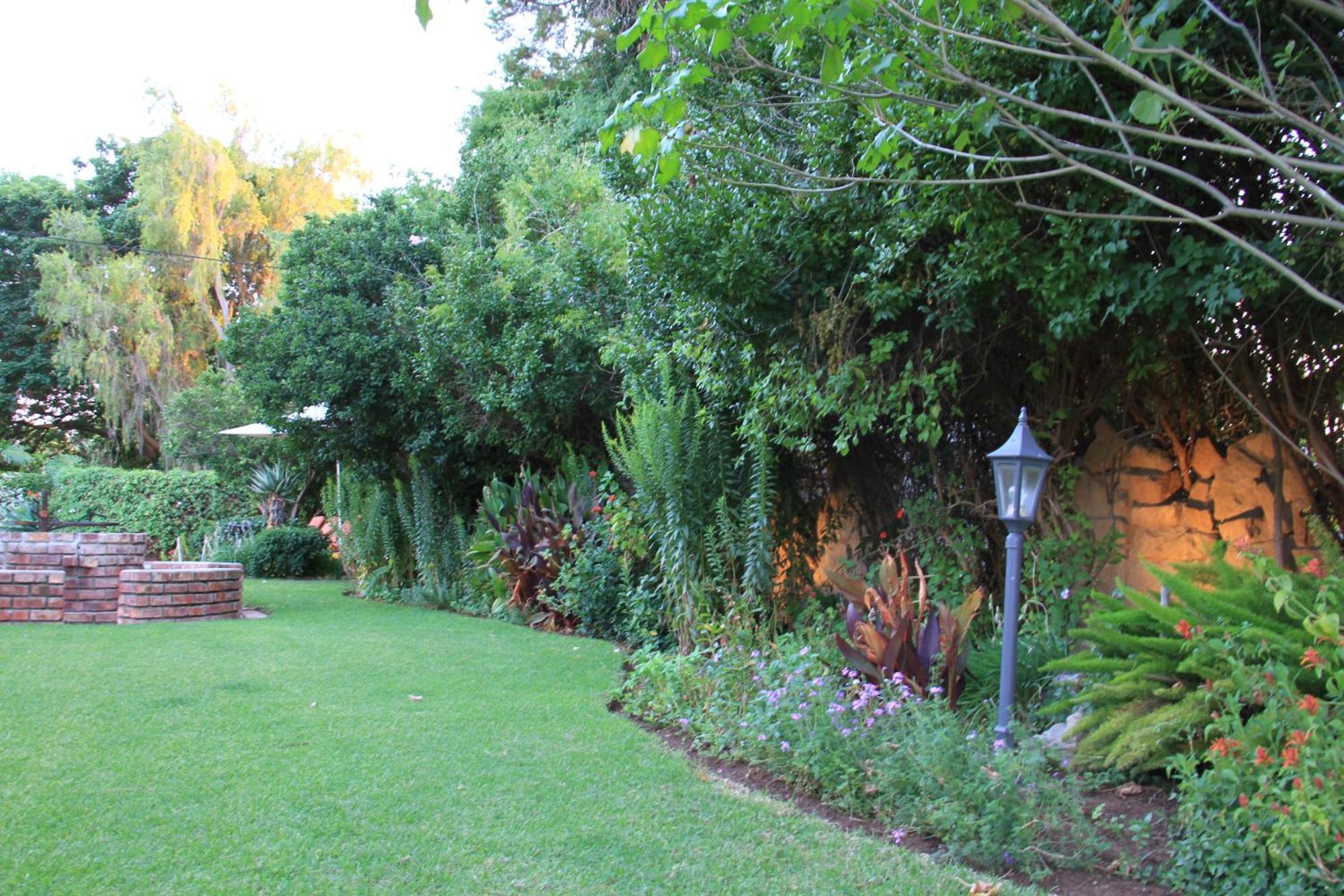 La Pension Guest House Oudtshoorn Luaran gambar